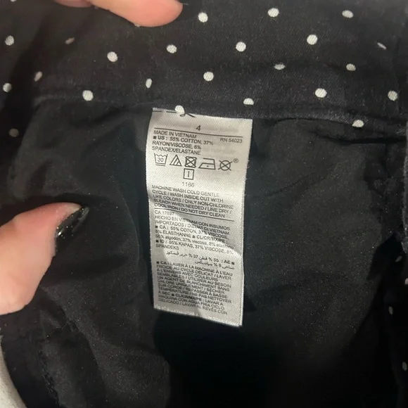 {Old Navy} Black and White Polka Dot Pixie Pants - Picture 4 of 4